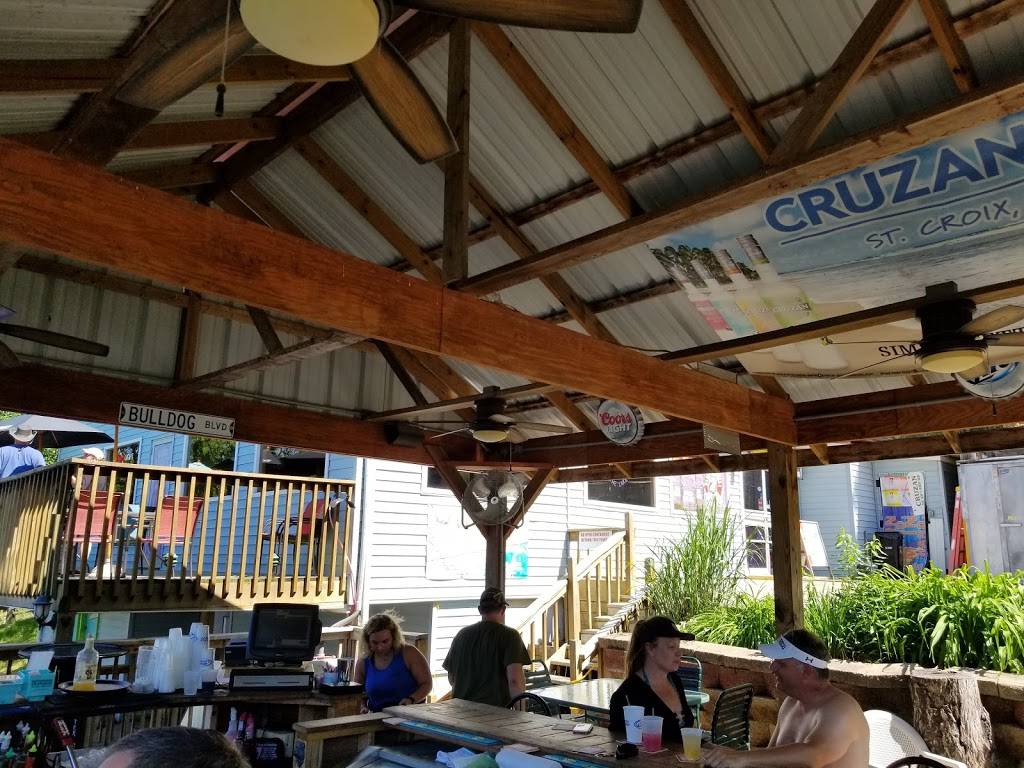 Bulldogs Beach House | restaurant | 121 Teton Ln, Camdenton, MO 65020, USA | 5738733311 OR +1 573-873-3311