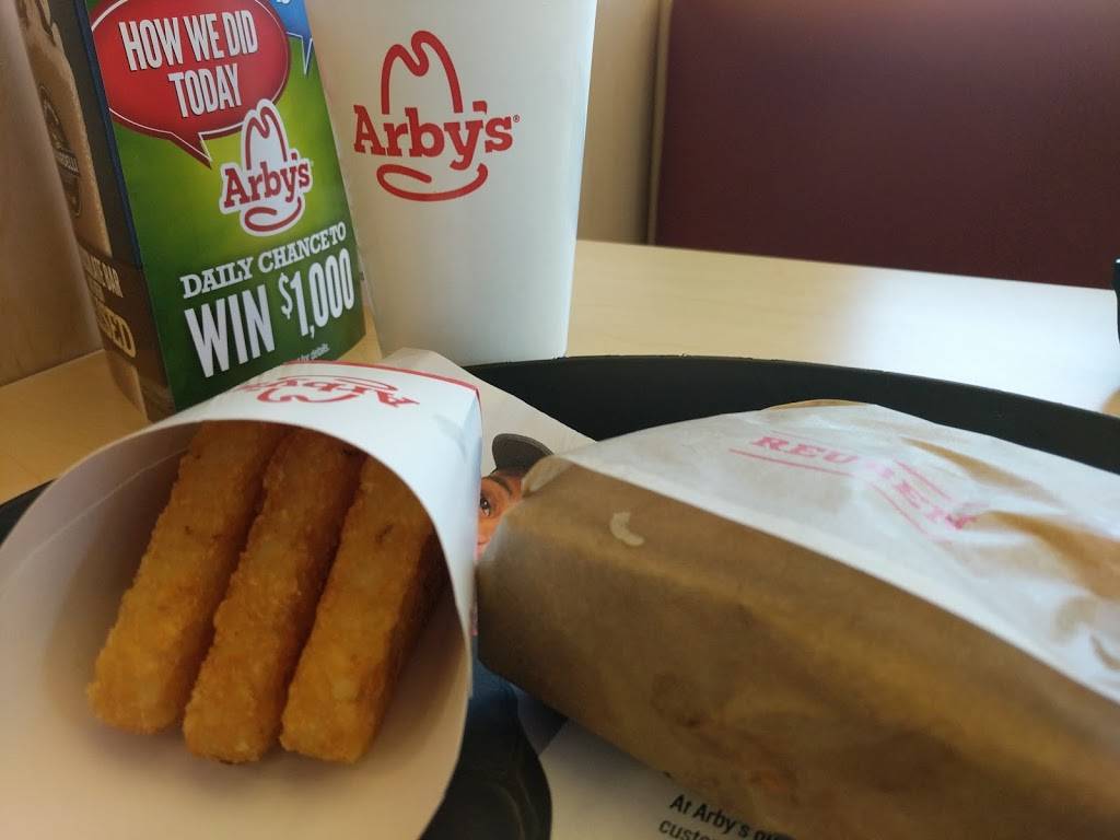 Arbys | meal takeaway | 18060 W 119th St, Olathe, KS 66061, USA | 9138599132 OR +1 913-859-9132