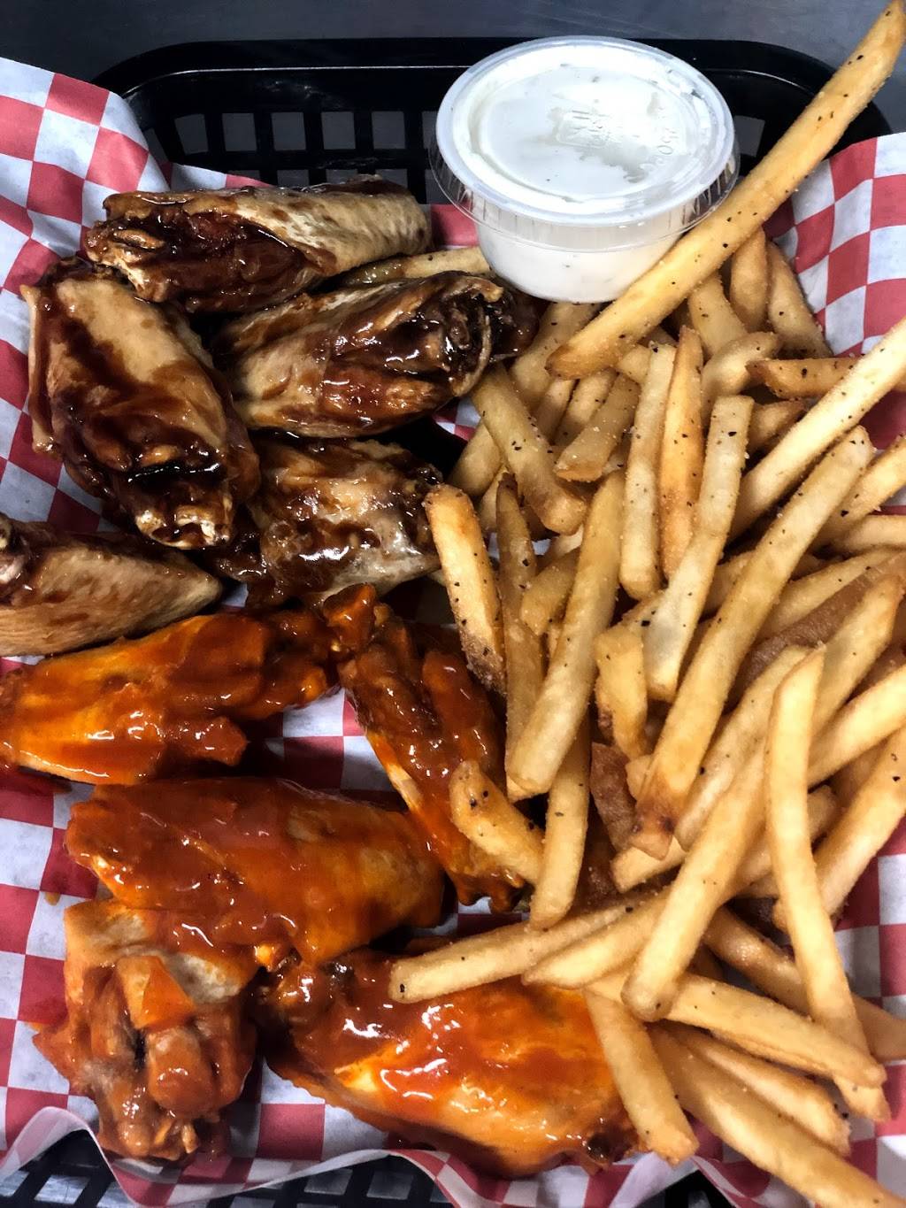 Dibens Burgers & Wings | restaurant | 5604 S Congress Ave, Austin, TX 78745, USA | 5127200725 OR +1 512-720-0725