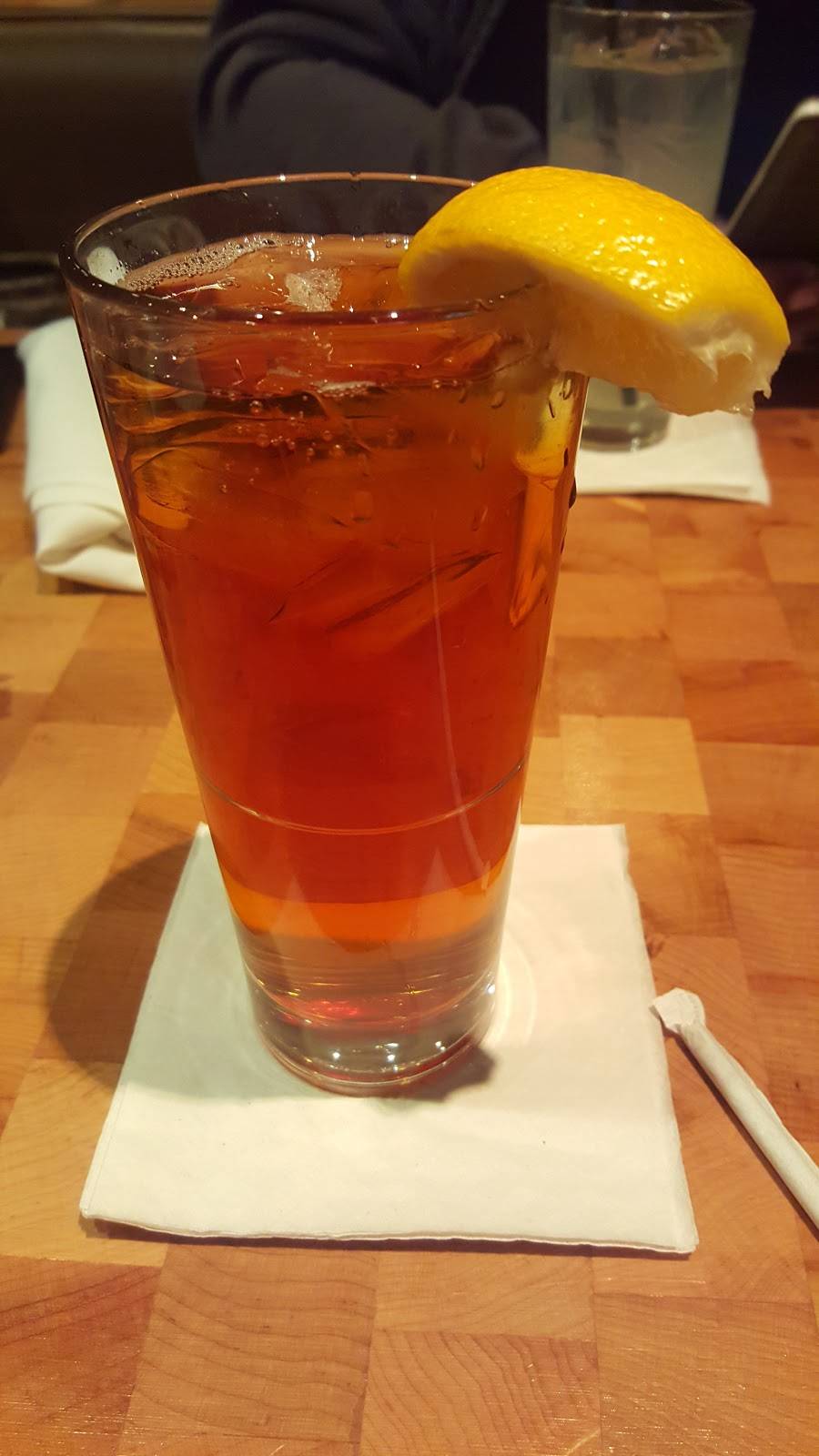 Zinburger Wine & Burger Bar | restaurant | 3393 Peachtree Rd NE #3065A, Atlanta, GA 30326, USA | 4049639611 OR +1 404-963-9611