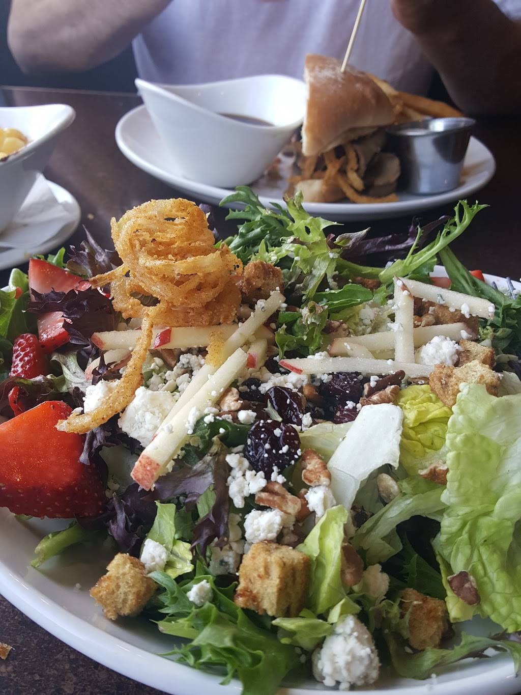 Freighters Eatery & Taproom | meal takeaway | 800 Harker St, Port Huron, MI 48060, USA | 8109416010 OR +1 810-941-6010