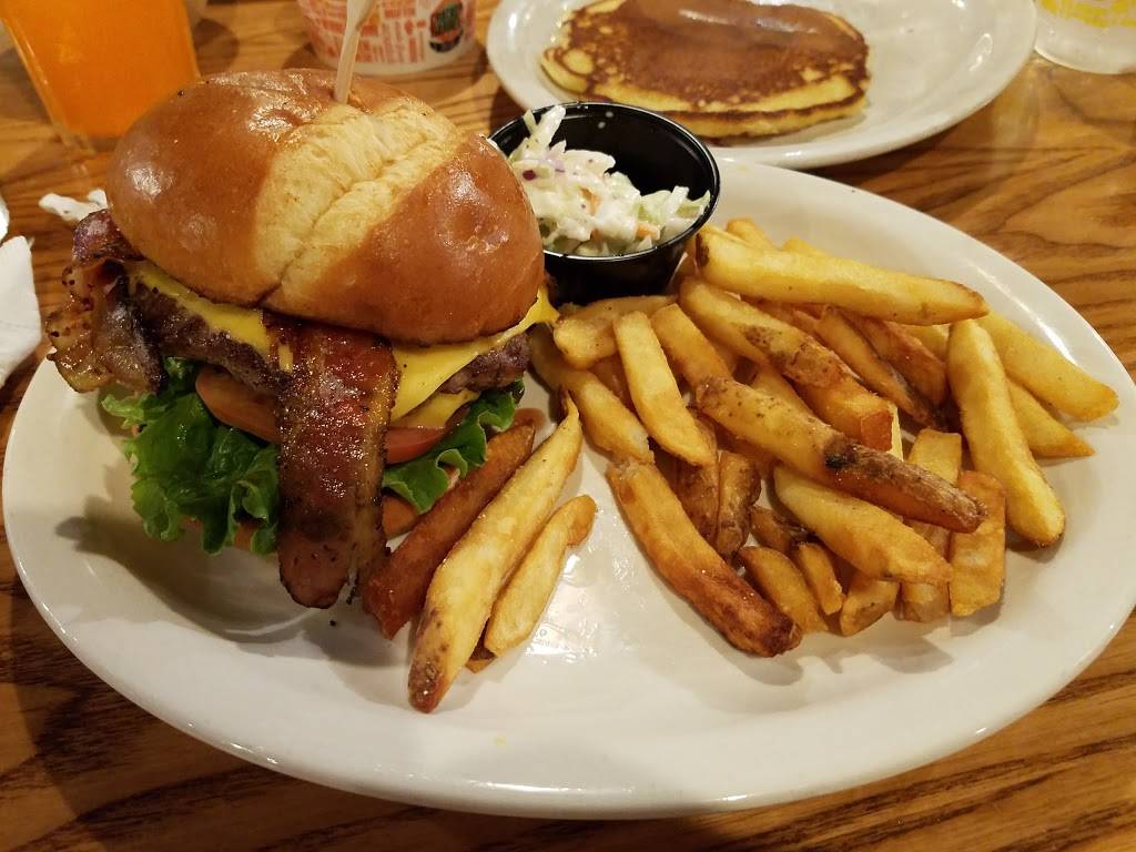 Cracker Barrel Old Country Store | restaurant | 10801 Battleview Pkwy, Manassas, VA 20109, USA | 7033694641 OR +1 703-369-4641