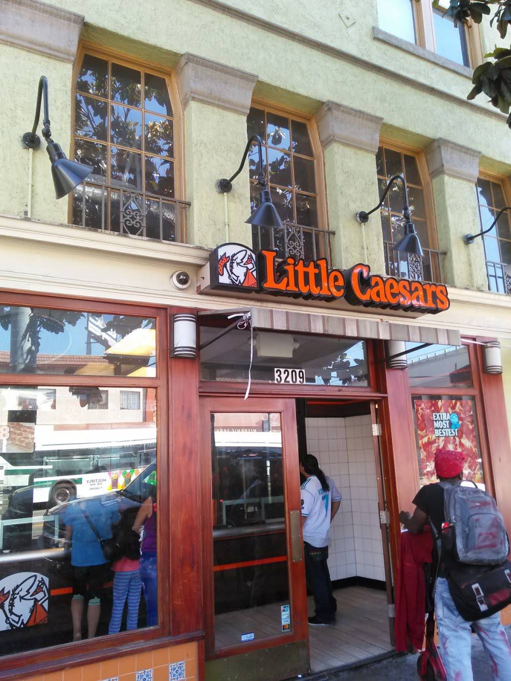 Little Caesars Pizza | meal takeaway | 3209-3211 International Blvd, Oakland, CA 94601, USA | 5102619200 OR +1 510-261-9200