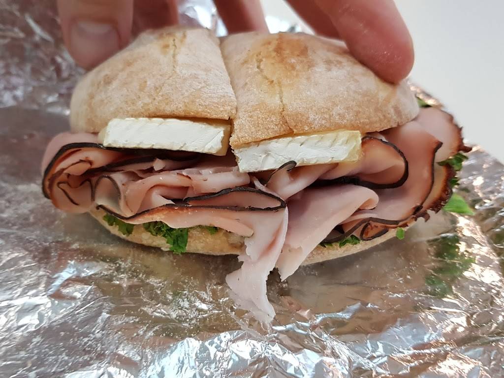 Bagel Bar | restaurant | 975 boul. Roméo-Vachon N, Dorval, QC H4Y 1H1, Canada | 5146360606 OR +1 514-636-0606