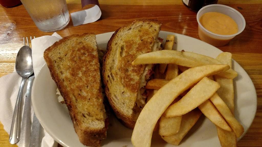 Highlands Restaurant | restaurant | 3066 S Florida Ave, Inverness, FL 34450, USA | 3523413030 OR +1 352-341-3030