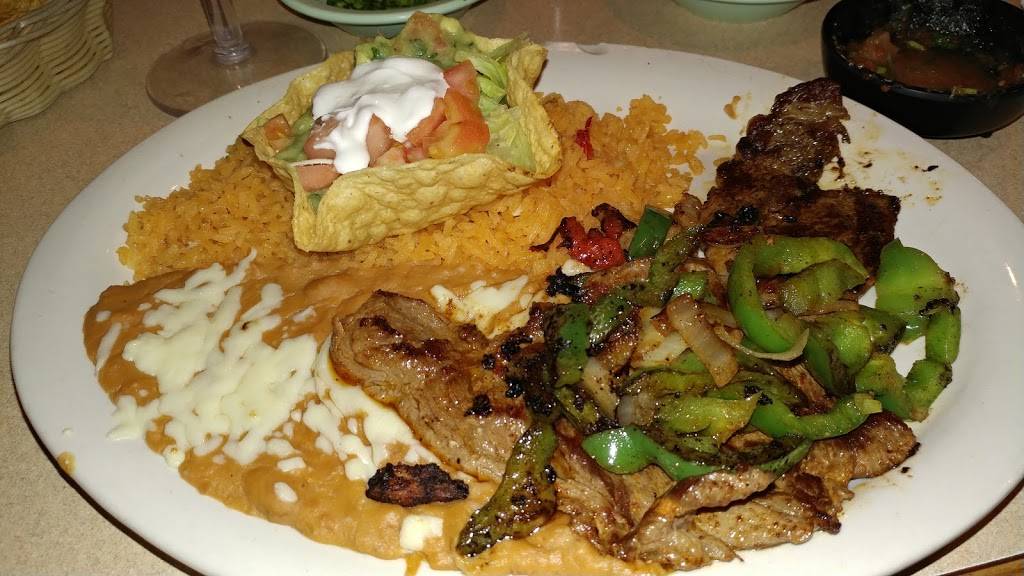 Mi Pueblo Real Bar and Grill | restaurant | 1021 W Madison St, Washington, IA 52353, USA | 3196533337 OR +1 319-653-3337