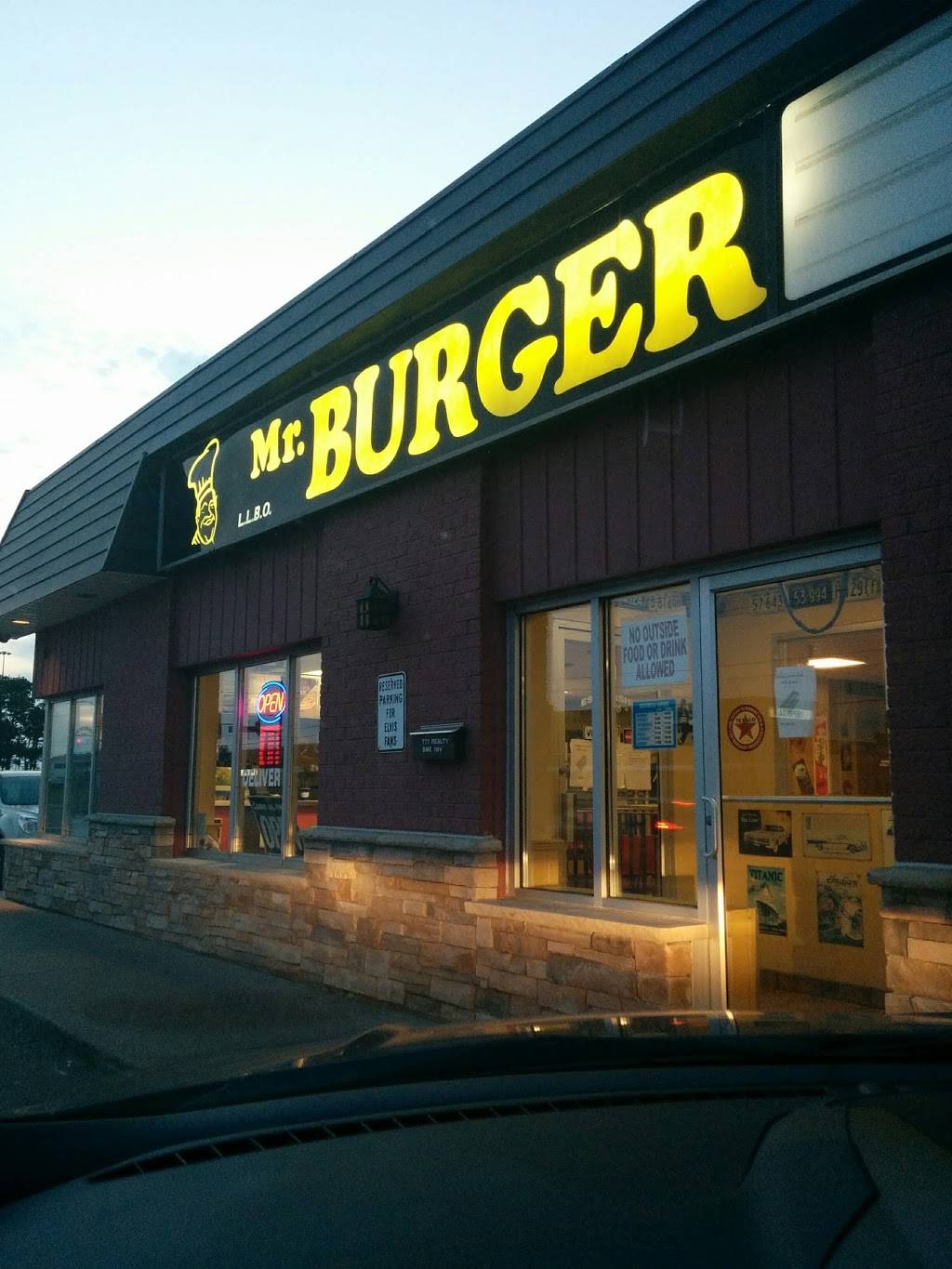 Mr Burger | restaurant | 314 Bloor St W, Oshawa, ON L1J 1R2, Canada | 9055794711 OR +1 905-579-4711