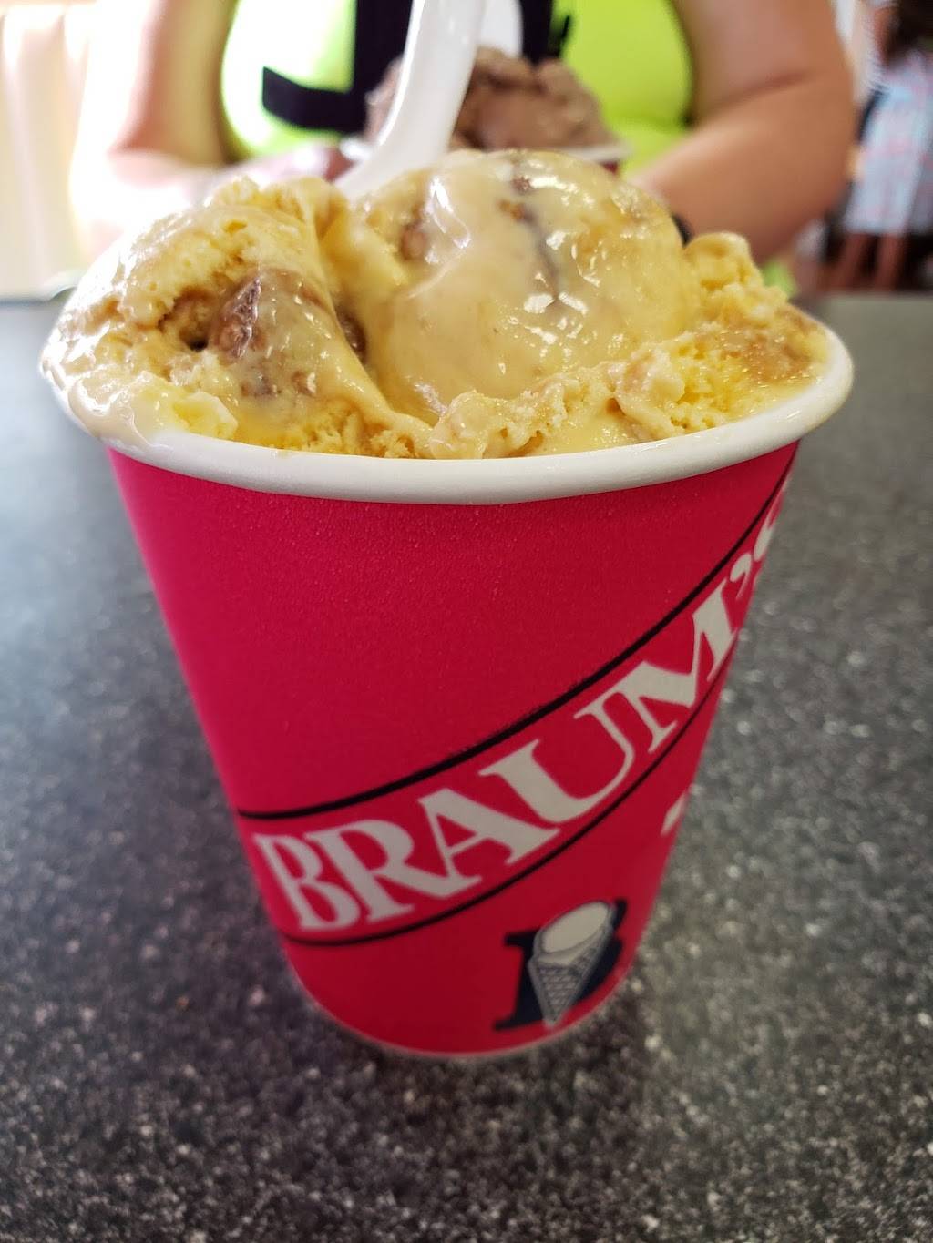 Braums Ice Cream & Burger Restaurant | restaurant | 6450 North Fwy, Fort Worth, TX 76137, USA | 8178478114 OR +1 817-847-8114