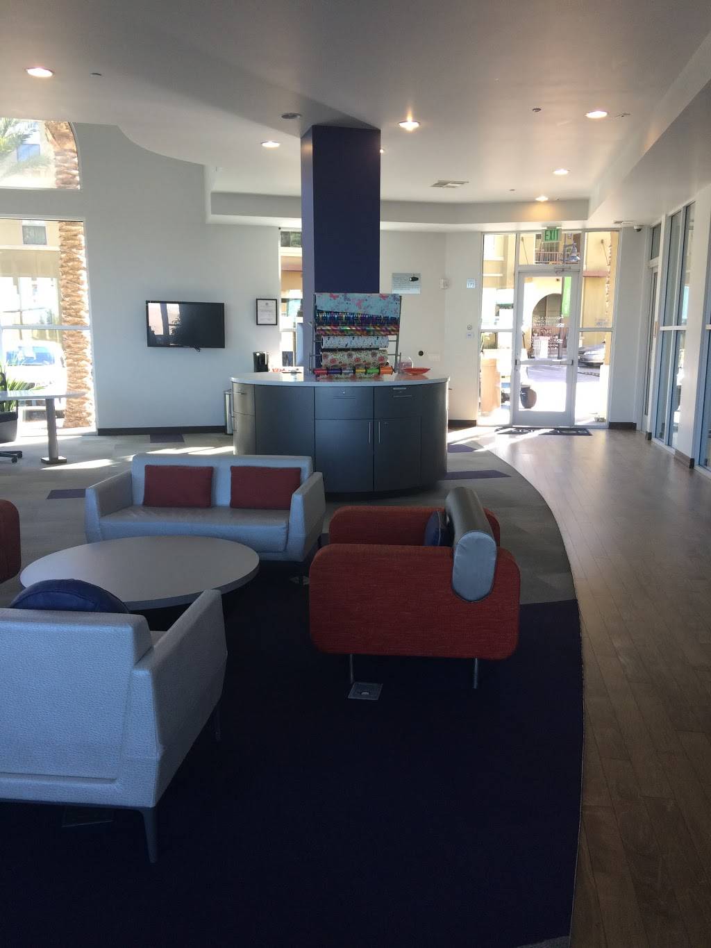 Solterra Ecoluxury Apartments at Scripps Highlands San Diego | restaurant | 9865 Erma Rd, San Diego, CA 92131, USA | 8584444500 OR +1 858-444-4500