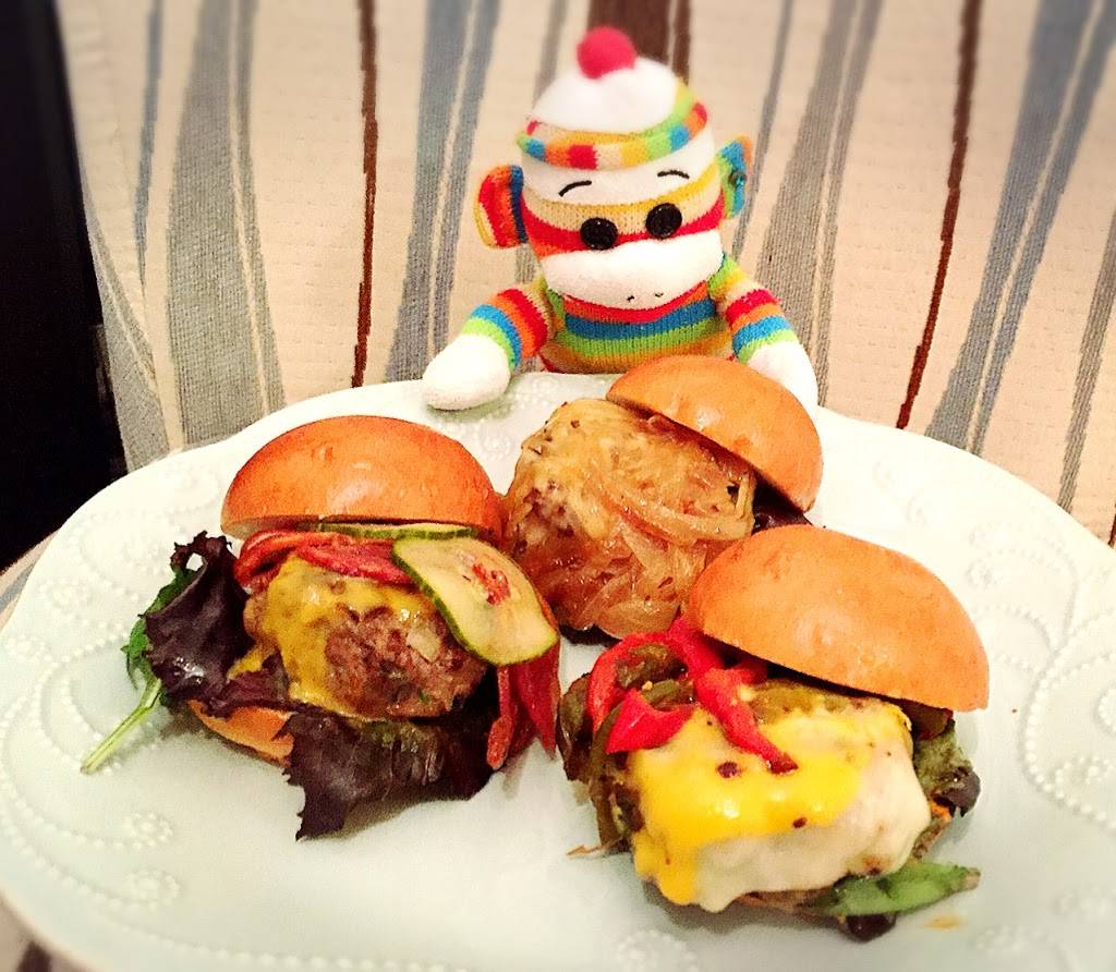 Jordan Snack Bar & Burger | meal takeaway | 4419A Broadway, New York, NY 10040, USA | 6466785139 OR +1 646-678-5139