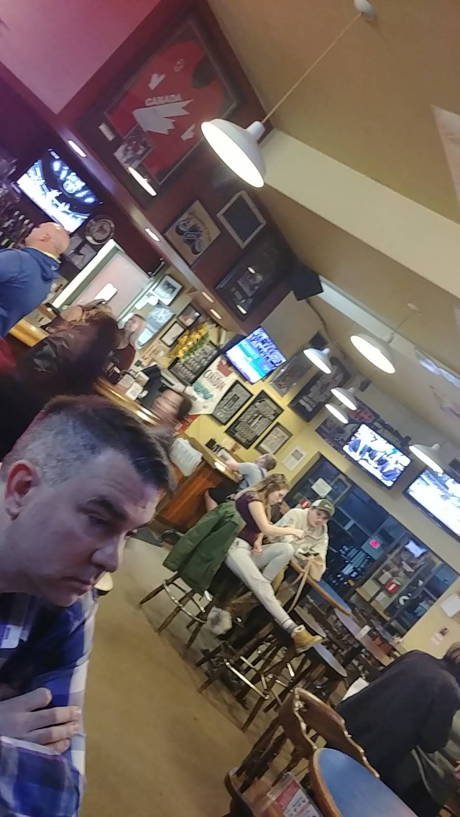 Scorecard Harrys Inc | restaurant | 17 Lock St, St. Catharines, ON L2N 5B8, Canada | 9059376577 OR +1 905-937-6577