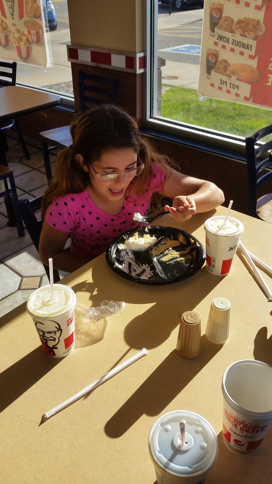 KFC | restaurant | 14430 Dellwood Dr N, Baxter, MN 56425, USA | 2188291345 OR +1 218-829-1345