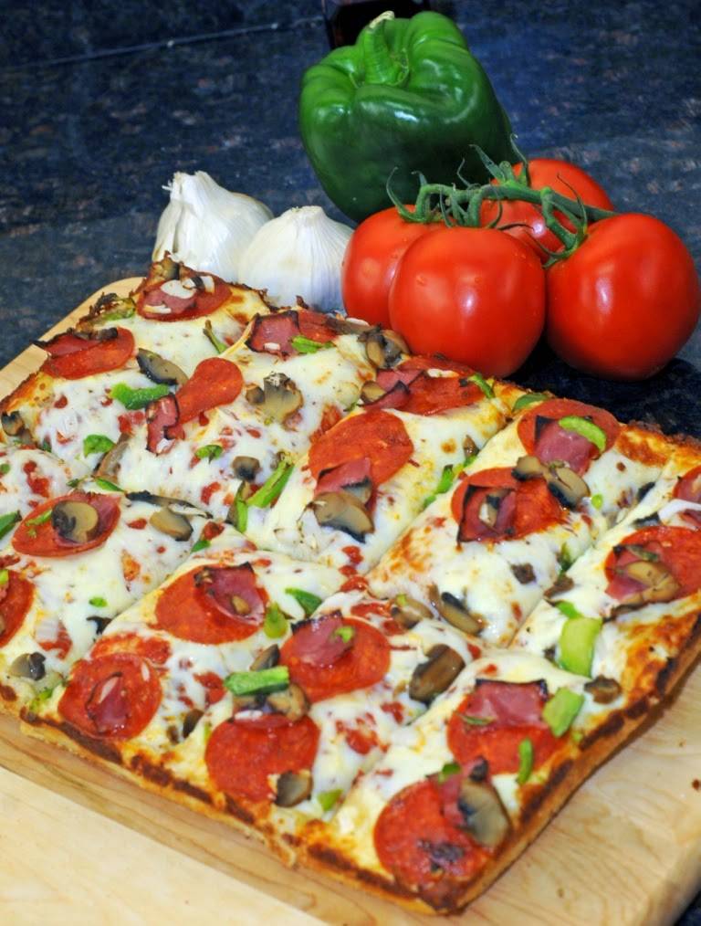 Stoshs Pizza | restaurant | 24312 Van Dyke Ave, Center Line, MI 48015, USA | 5867576836 OR +1 586-757-6836