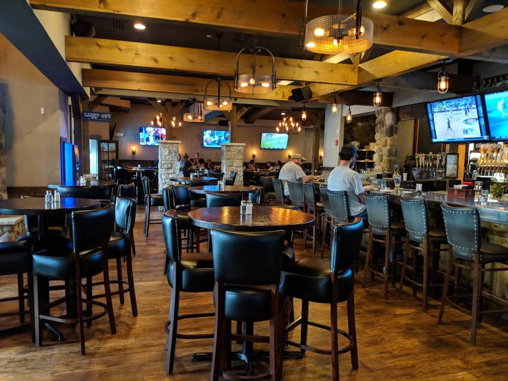 Bulldog Ale House | restaurant | 1520 S Randall Rd, Algonquin, IL 60102, USA | 8472290333 OR +1 847-229-0333