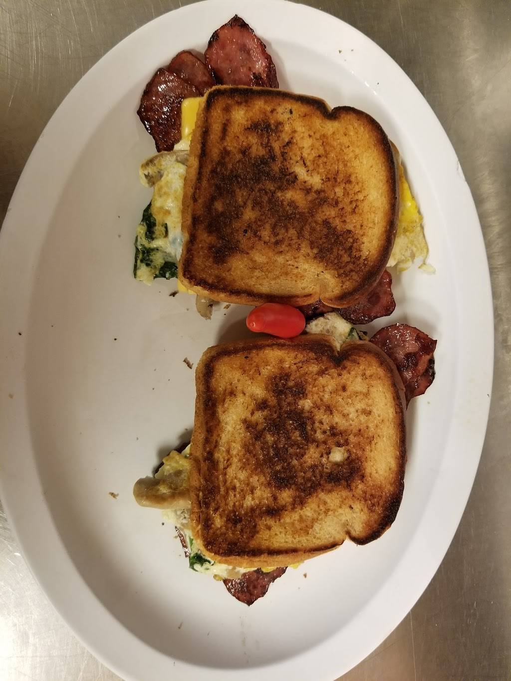 Chicagos Home of Chicken & Waffles | restaurant | 543 Madison St, Oak Park, IL 60302, USA | 7085243300 OR +1 708-524-3300