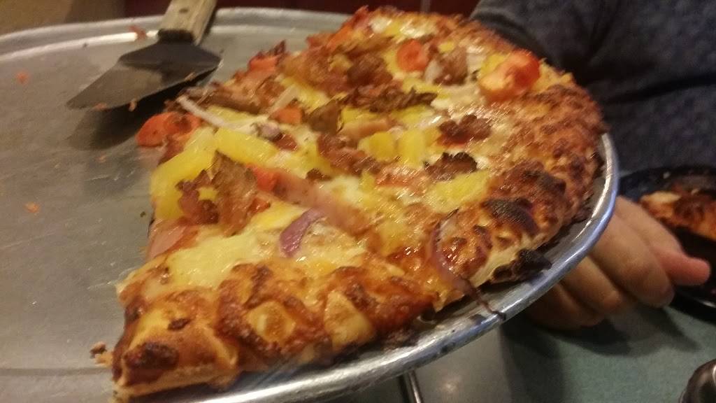 Round Table Pizza | meal delivery | 1062 Emerald Bay Rd, South Lake Tahoe, CA 96150, USA | 5305445500 OR +1 530-544-5500