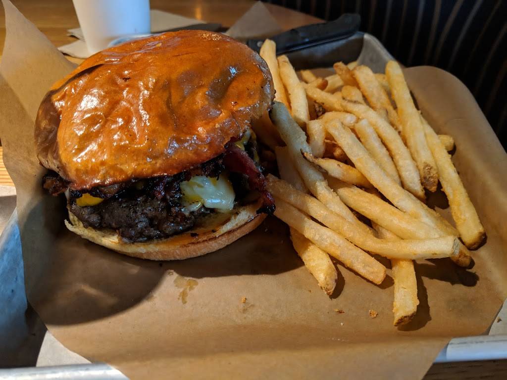 BJs Restaurant & Brewhouse | restaurant | 8285 Red Bug Lake Rd, Oviedo, FL 32765, USA | 4072782080 OR +1 407-278-2080