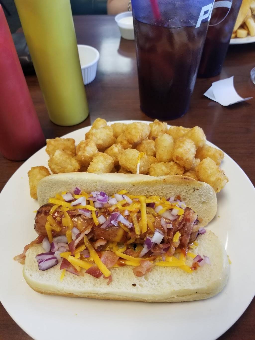 McBrayers Hometown Cafe | restaurant | 1081 Solano St # A, Corning, CA 96021, USA | 5308244383 OR +1 530-824-4383