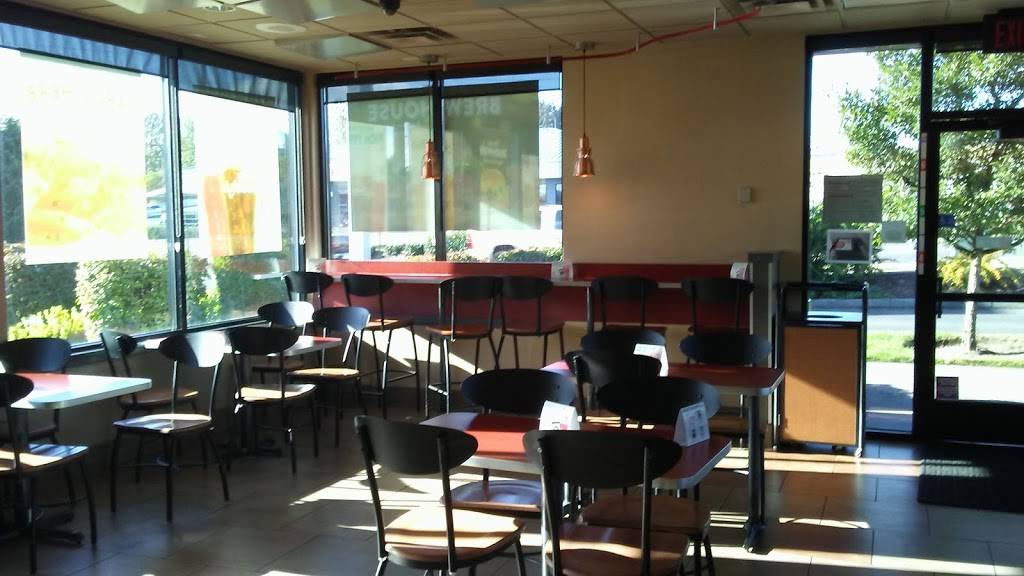 Jack in the Box | restaurant | 4702 S, Center St, Tacoma, WA 98409, USA | 2534603441 OR +1 253-460-3441