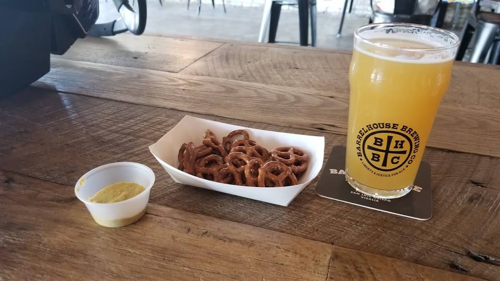 BarrelHouse Brewing Visalia | restaurant | 521 E Main St, Visalia, CA 93292, USA | 5597136690 OR +1 559-713-6690