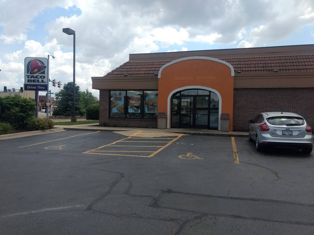 Taco Bell | meal takeaway | 405 Locust St, Sterling, IL 61081, USA | 8156253144 OR +1 815-625-3144