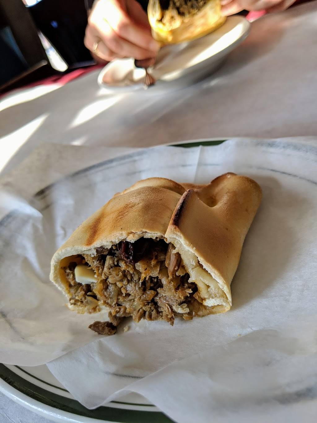 La Roja de Todos | restaurant | 10802 Northern Blvd, Corona, NY 11368, USA | 7184243055 OR +1 718-424-3055