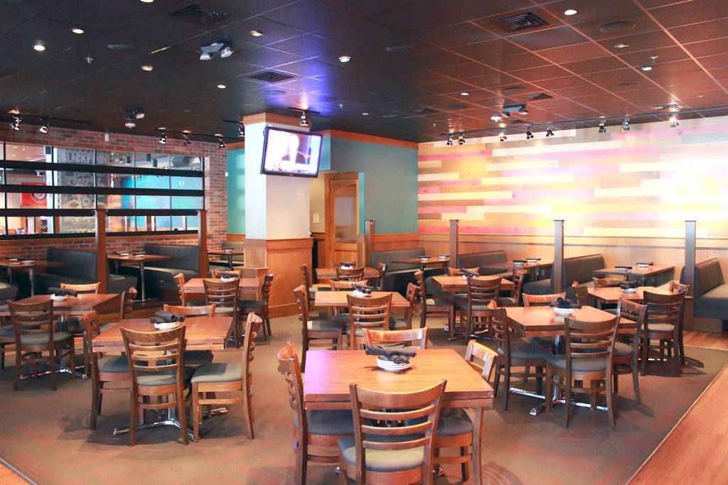 Blackfinn Ameripub - Merrifield | restaurant | 2750 Gallows Rd, Vienna, VA 22180, USA | 7032070100 OR +1 703-207-0100