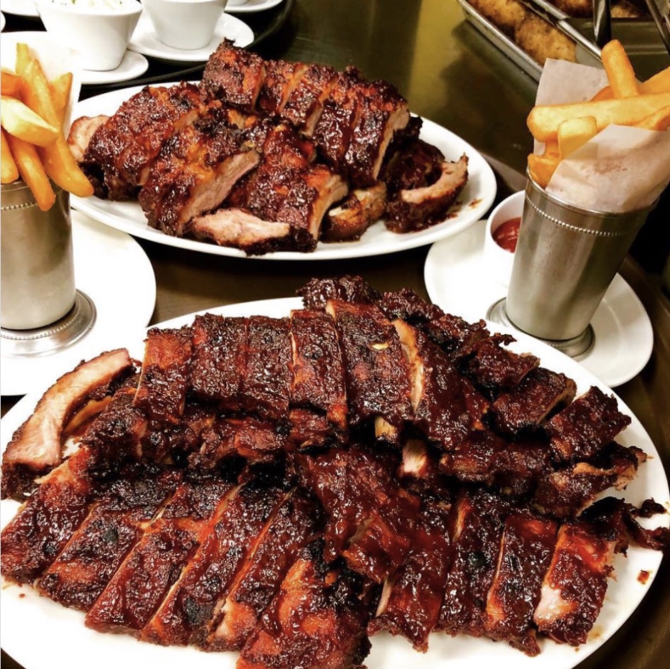 Carsons Prime Steaks & Famous Barbecue of Milwaukee | restaurant | 301 W Juneau Ave, Milwaukee, WI 53203, USA | 4142233311 OR +1 414-223-3311