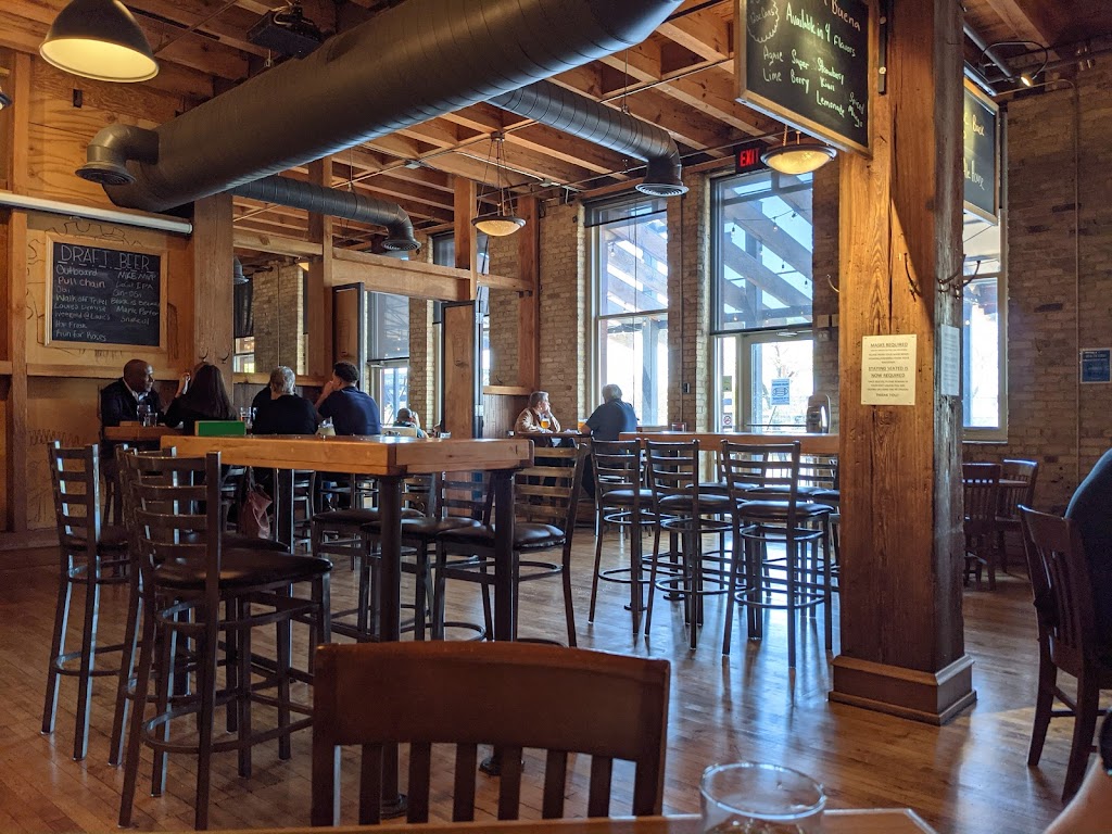Milwaukee Ale House | restaurant | 233 N Water St, Milwaukee, WI 53202, USA | 4142762337 OR +1 414-276-2337