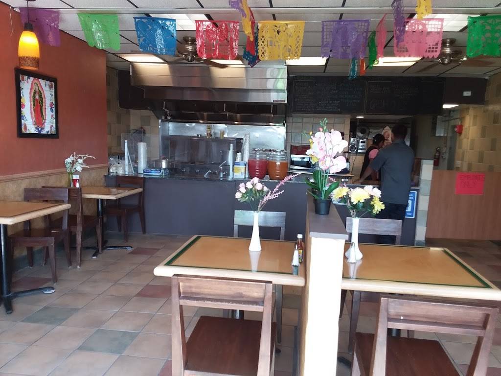 Juanitas restaurant breakfast & lunch | restaurant | 282 Hegenberger Rd, Oakland, CA 94621, USA | 5105862752 OR +1 510-586-2752