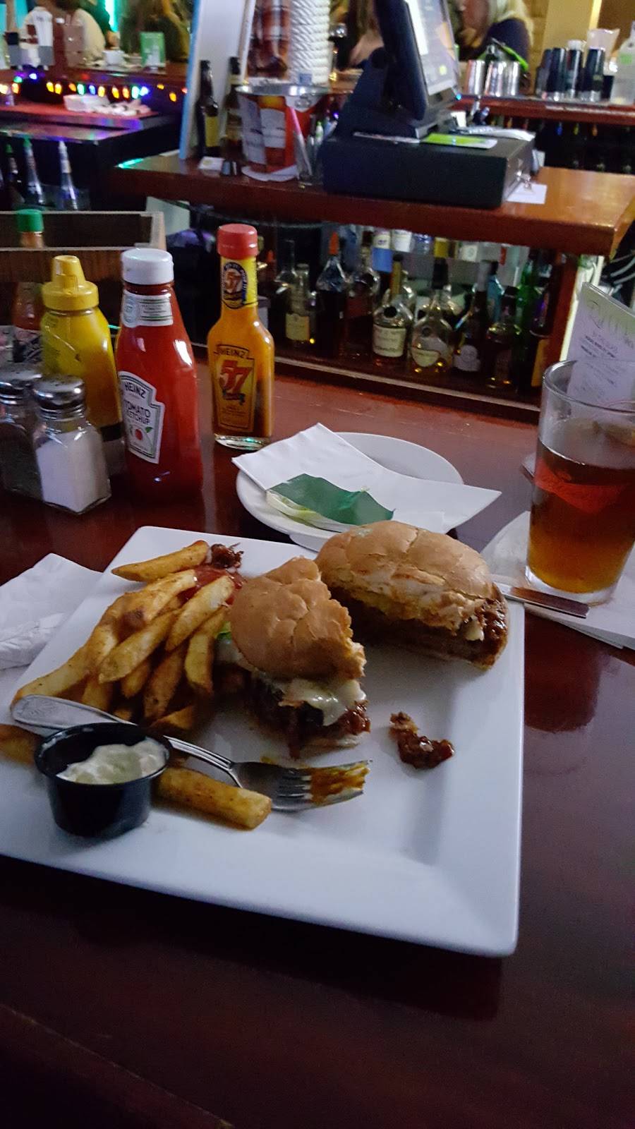 The Hive Bar & Grill | restaurant | 618 W Lantana Rd, Lantana, FL 33462, USA | 5615139168 OR +1 561-513-9168