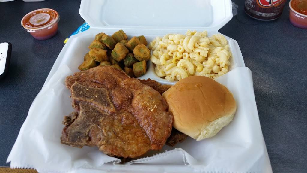 Three Chicks Soul Food | restaurant | 1716 W Howard Ln, Austin, TX 78727, USA | 5129092573 OR +1 512-909-2573