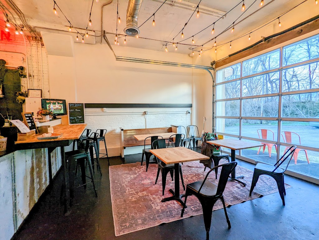 Ollie & Finns Counter | restaurant | 307 W 11th St Columbia Arts Building, Columbia, TN 38401, USA | 9319222401 OR +1 931-922-2401