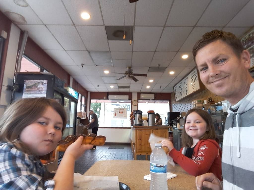 Donut Kings | bakery | 260 W Main St, Merced, CA 95340, USA | 2093835411 OR +1 209-383-5411