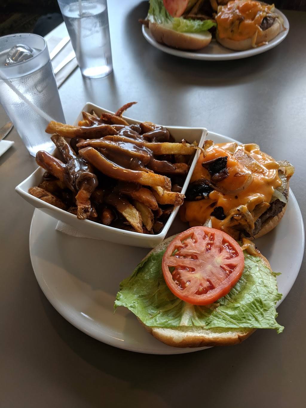 Muddy Waters Restaurant | restaurant | 6557 Road 38, Verona, ON K0H 2W0, Canada | 6133745444 OR +1 613-374-5444