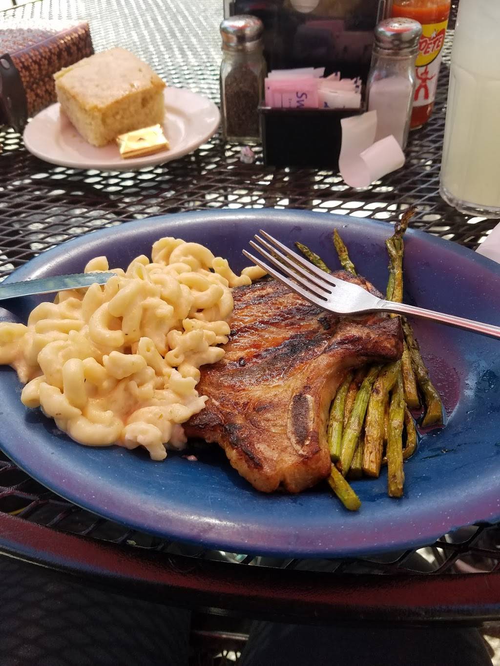 Moores Gourmet Market | restaurant | 227 Fite St, Cartersville, GA 30120, USA | 7703870059 OR +1 770-387-0059