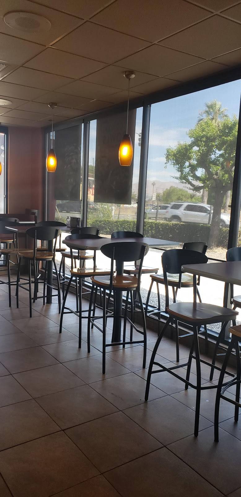 Jack in the Box | restaurant | 5642 30th St, Jurupa Valley, CA 92509, USA | 9513691348 OR +1 951-369-1348