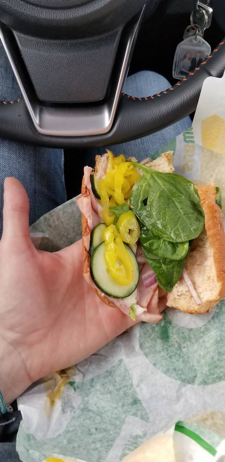 Subway | restaurant | 825 N Clinton St, Defiance, OH 43512, USA | 4197822448 OR +1 419-782-2448