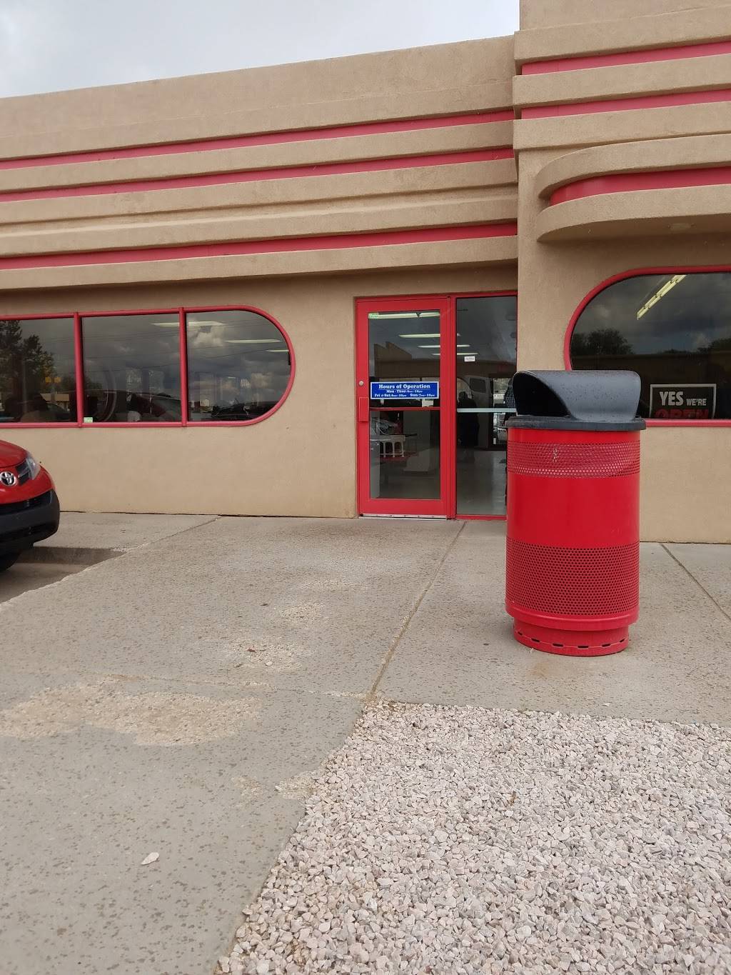 Blakes Lotaburger | restaurant | 1395 Bosque Farms Blvd, Bosque Farms, NM 87068, USA | 5058691001 OR +1 505-869-1001