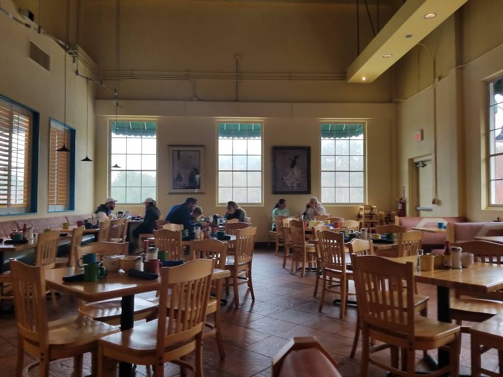 J. Christophers | restaurant | 3070 Windward Plaza, Alpharetta, GA 30005, USA | 7707408571 OR +1 770-740-8571