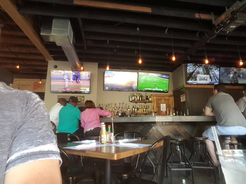 The Bluff | restaurant | 535 S Highland St, Memphis, TN 38111, USA | 9014547771 OR +1 901-454-7771