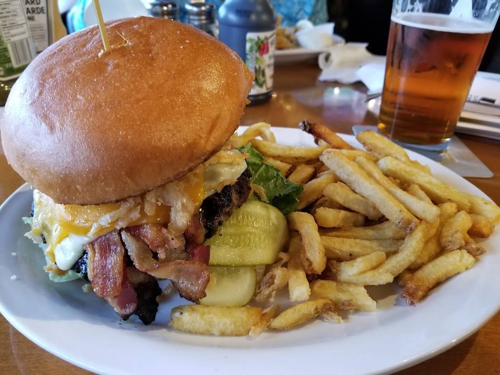 Pluckers | restaurant | 1010 Downsview Dr, Burlington, ON L7T 4H8, Canada | 2893379454 OR +1 289-337-9454