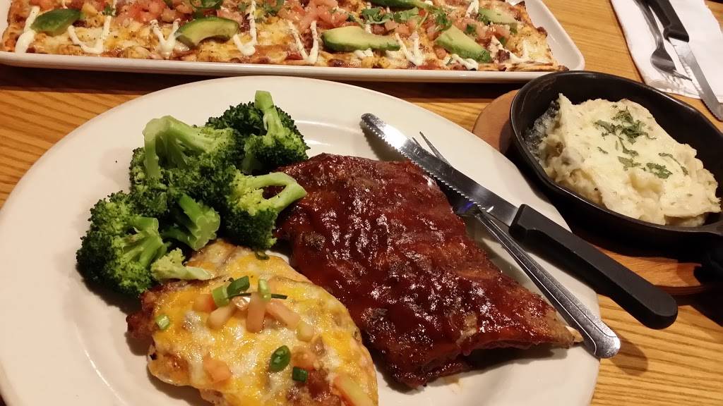 Chilis Grill & Bar | restaurant | 590 Farrington Hwy, Kapolei, HI 96707, USA | 8086938722 OR +1 808-693-8722