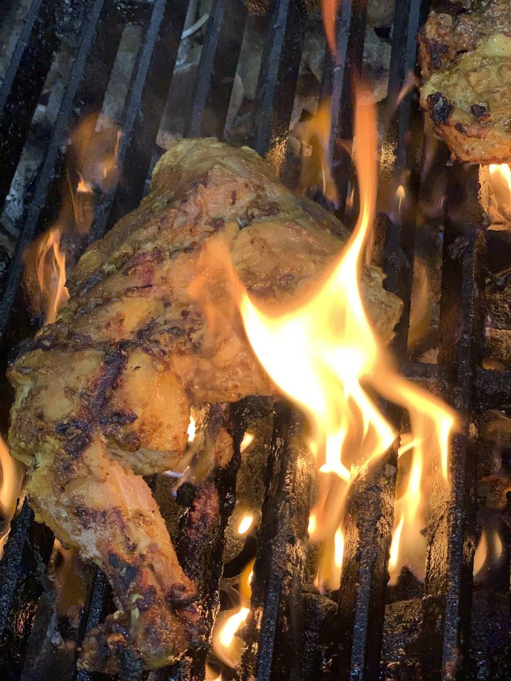 Charcoal Burgers & Grill | restaurant | 410 W Farm to Market Rd 544 #103, Murphy, TX 75094, USA | 3474194561 OR +1 347-419-4561