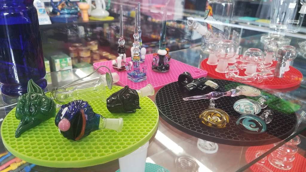 Lifted Smoke Shop | meal takeaway | 875 S Euclid St, Anaheim, CA 92802, USA | 7142617297 OR +1 714-261-7297