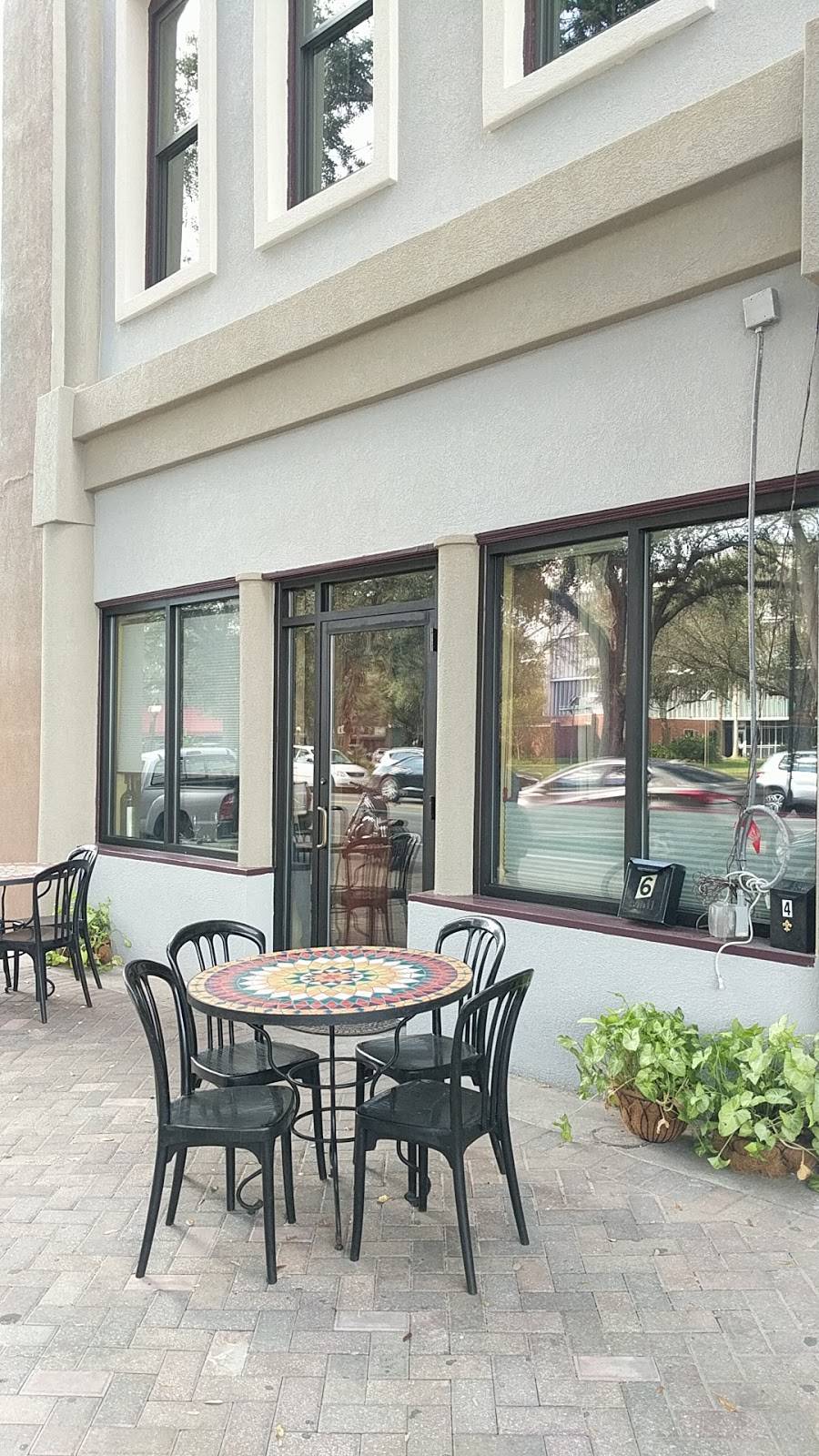 Manuels Vintage Room | restaurant | 6 S Main St, Gainesville, FL 32601, USA | 3523757372 OR +1 352-375-7372