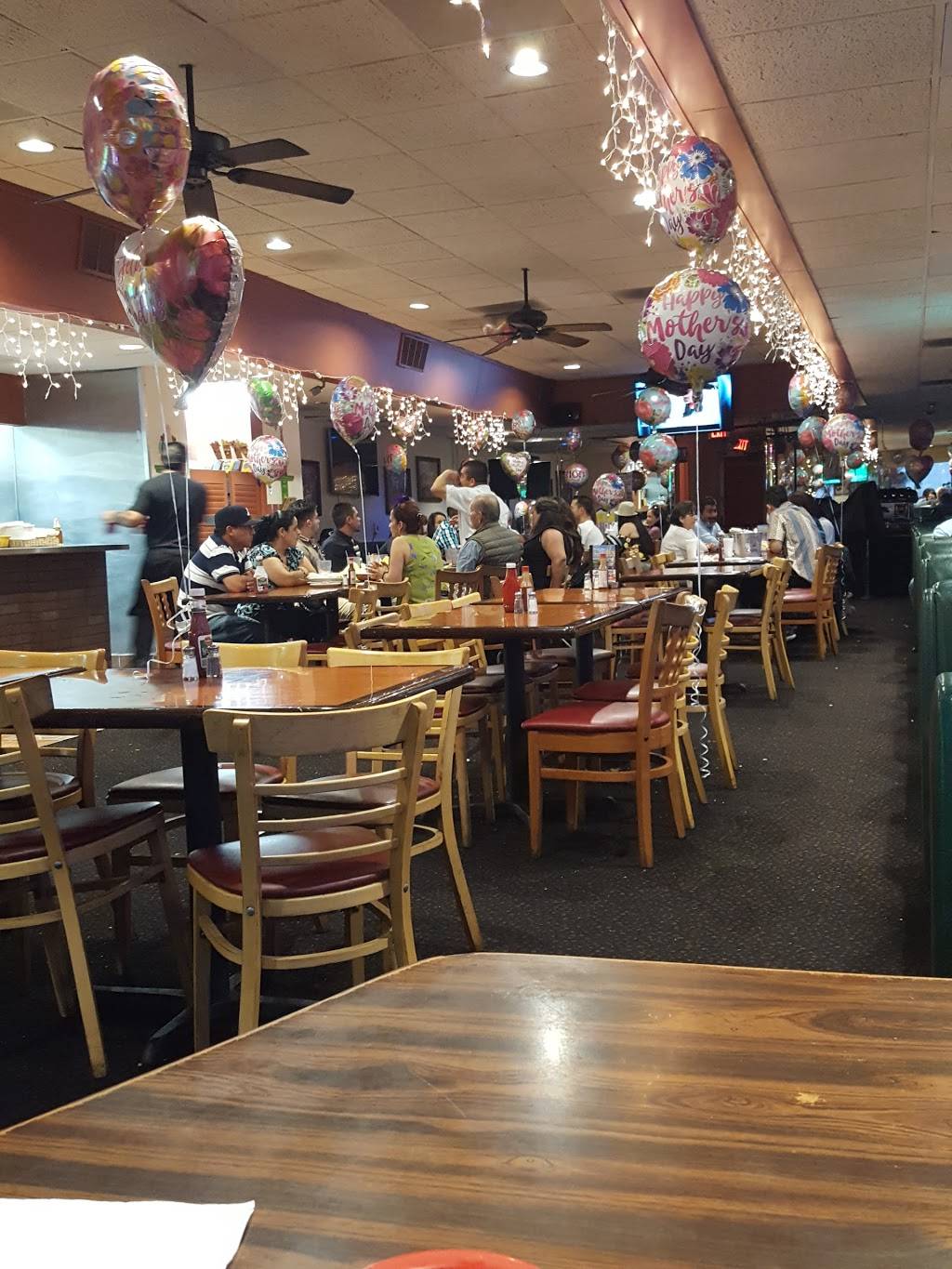 Super Antojitos | restaurant | 341 E First St, Tustin, CA 92780, USA | 7148322252 OR +1 714-832-2252