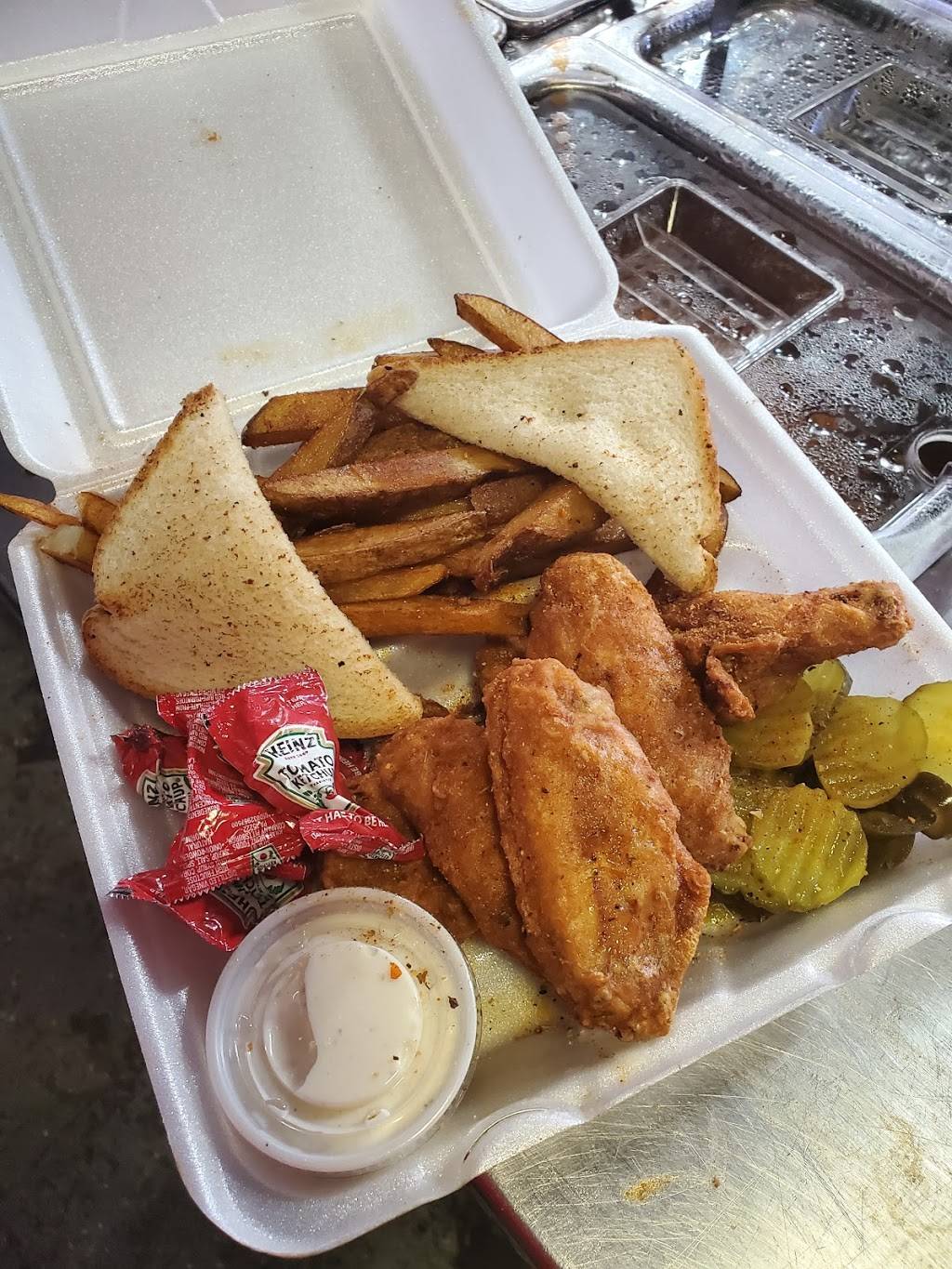 Fingers 2 Tha Bone BBQ and more | restaurant | 505 Wyatt St, Waxahachie, TX 75165, USA | 4693991203 OR +1 469-399-1203