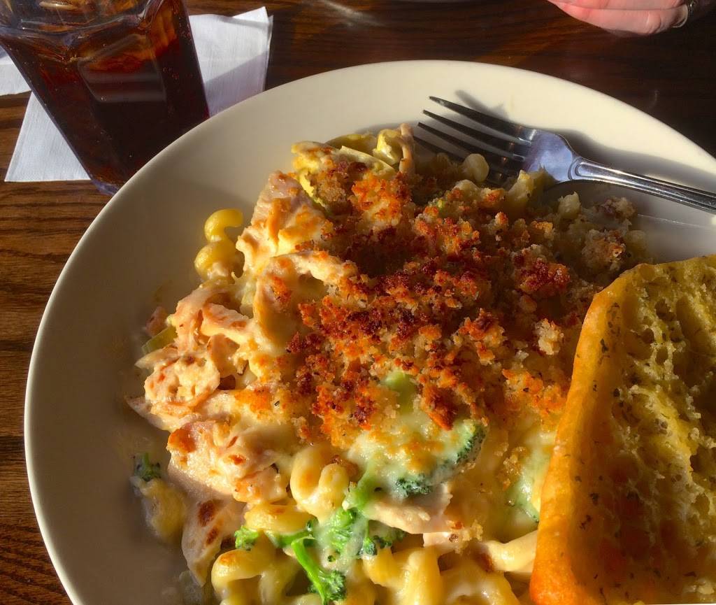 Old Chicago | restaurant | 2918 Pine Lake Rd, Lincoln, NE 68516, USA | 4024213388 OR +1 402-421-3388