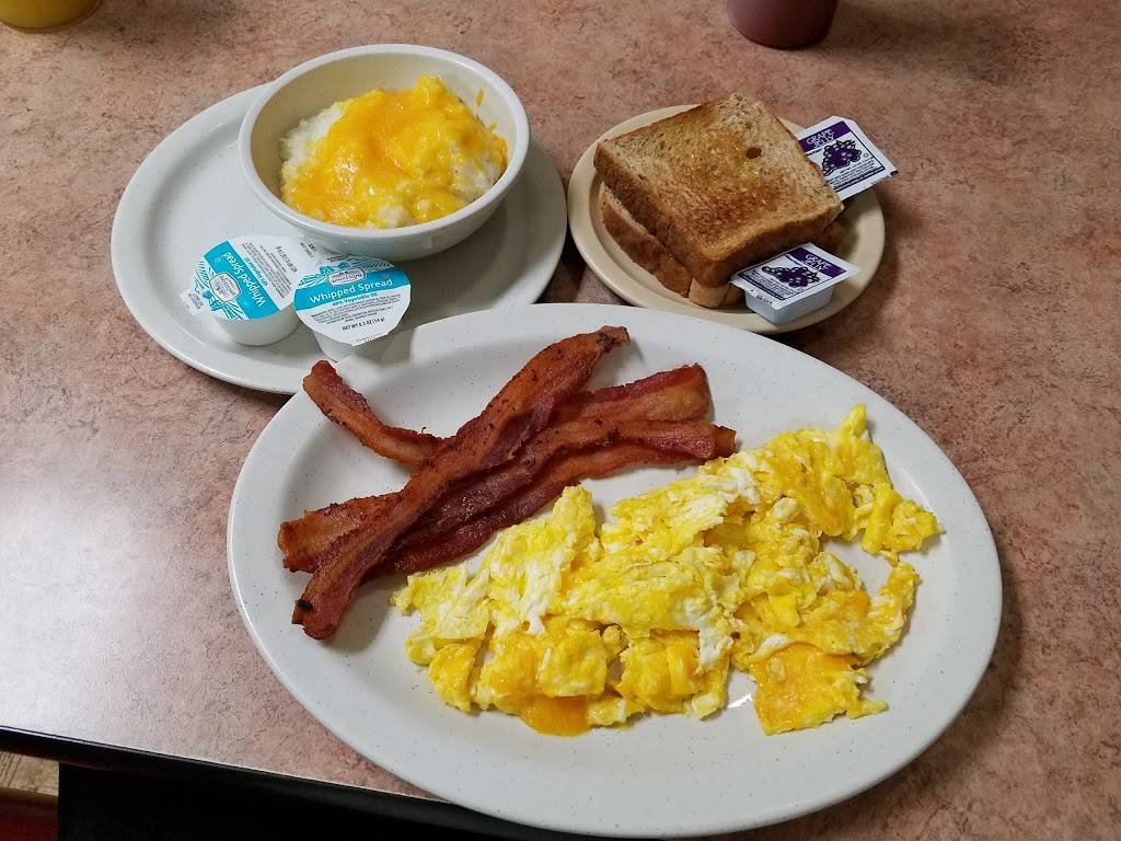 Leos Country Cafe | restaurant | 2602 SW Lee Blvd # 1, Lawton, OK 73505, USA | 5803570049 OR +1 580-357-0049